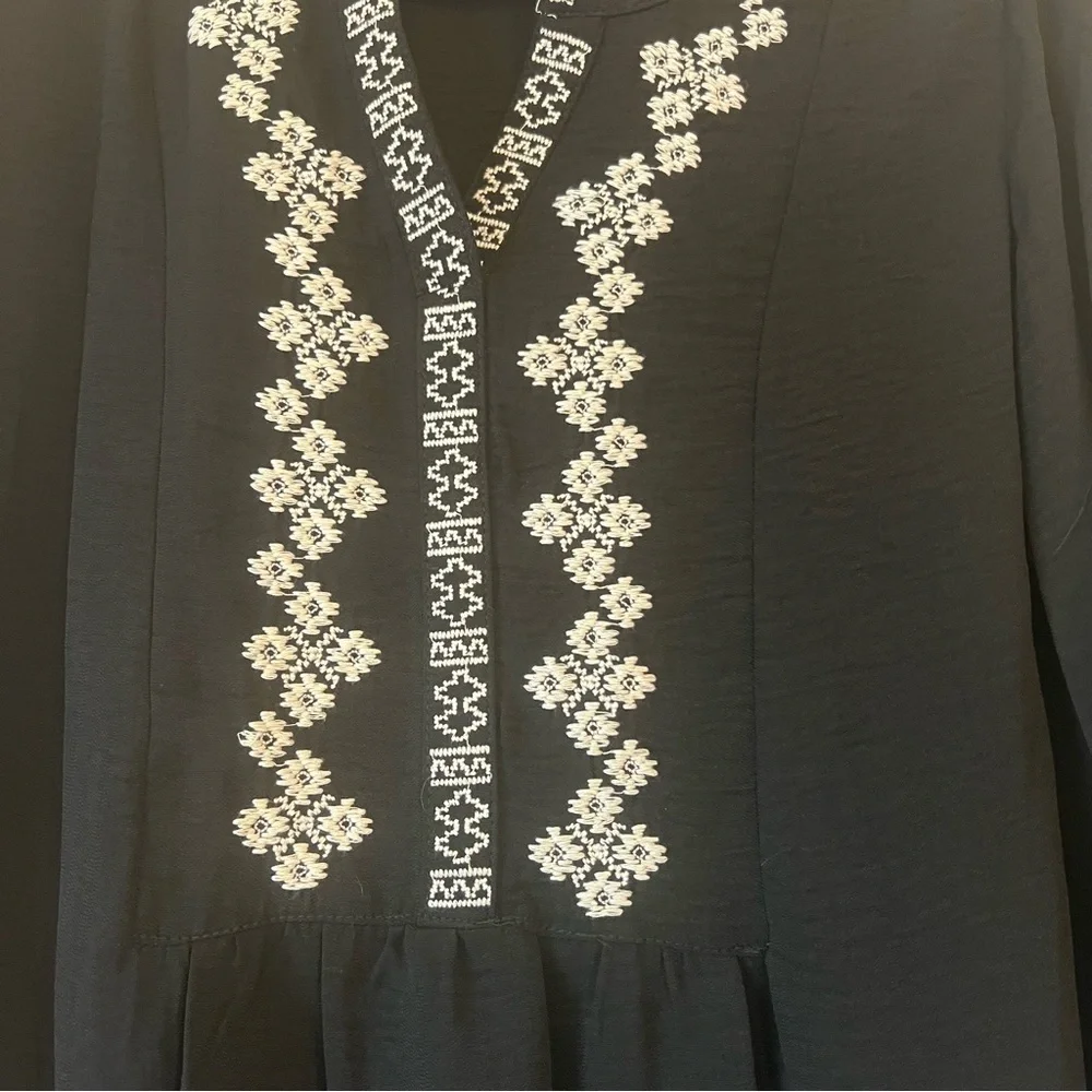 I.N. Studio Black Embroidered Women's Top - Picture 7 of 7